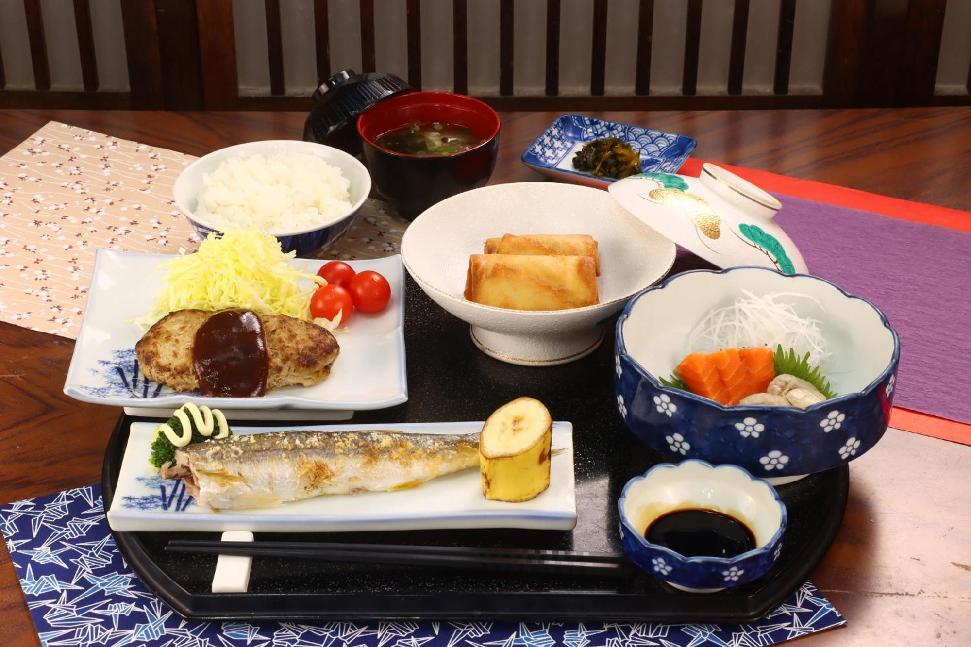 Kenrokuen Hotel Нобеока Екстериор снимка